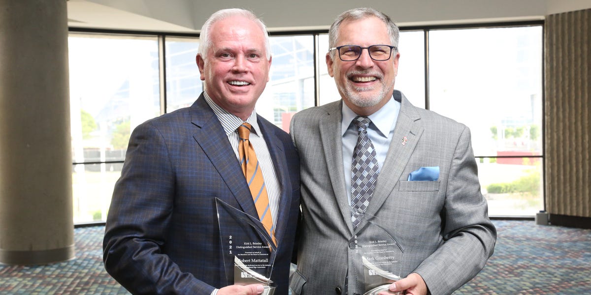 Mark Granberry Presented Kirk l. Brimley Distinguished Service Award at ISA Sign Expo 2022